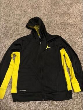 Jordan Boys XL Black Yellow Therma-Fit Hoodie - Athletic Warm Fit